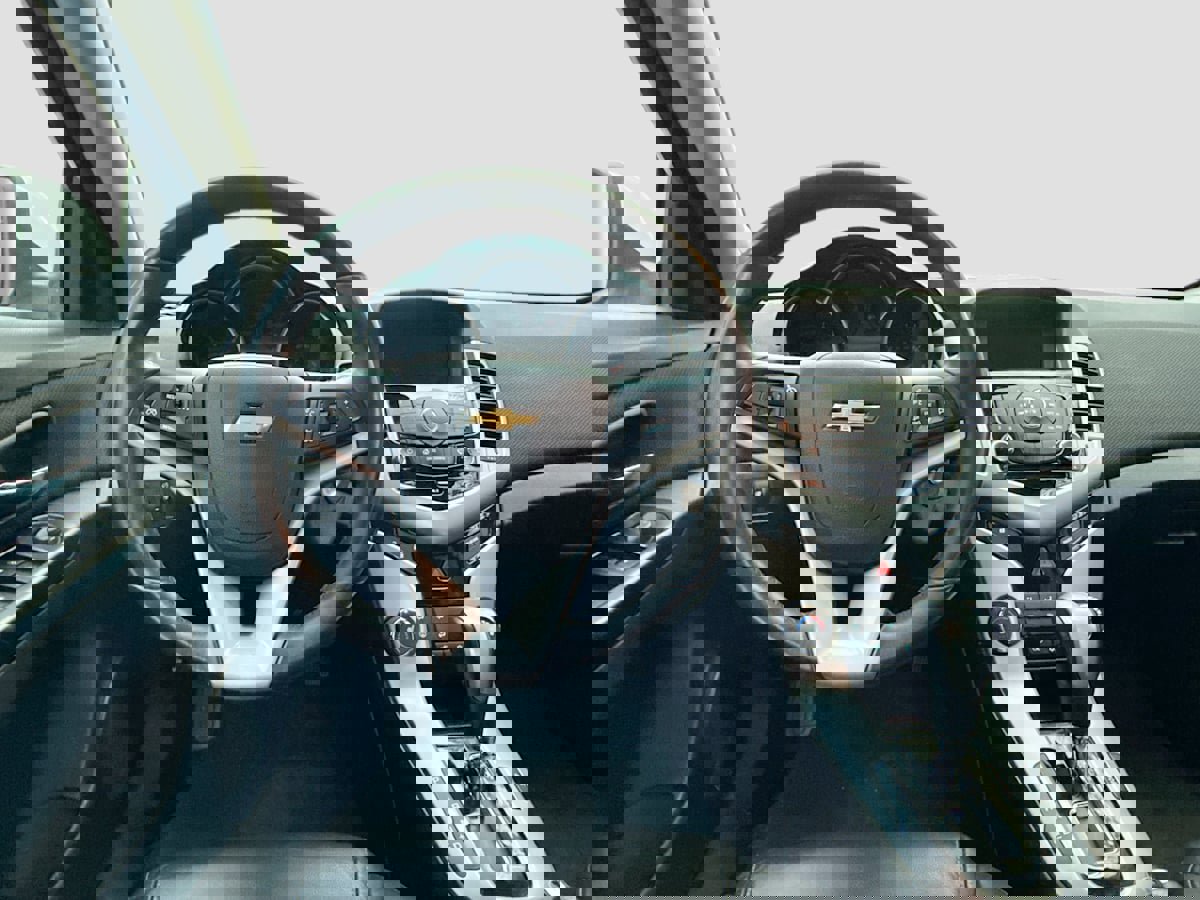 Used 2013 Chevrolet Cruze LT image 11