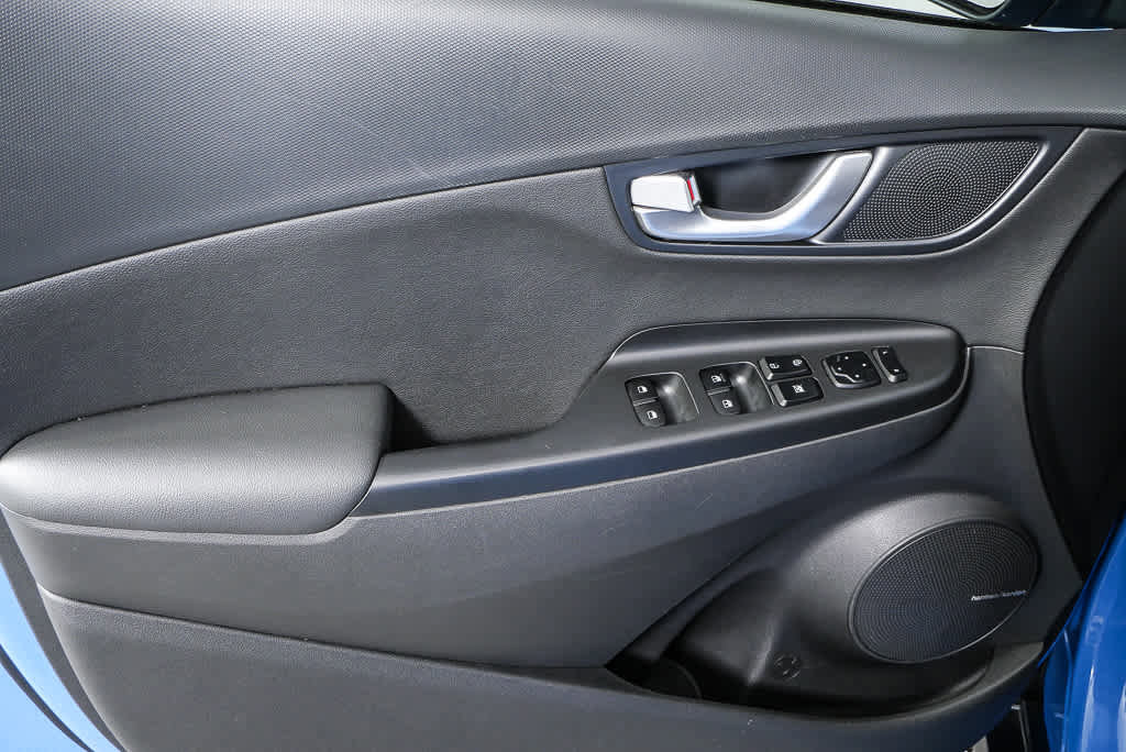 Used 2022 Hyundai Kona Limited image 6