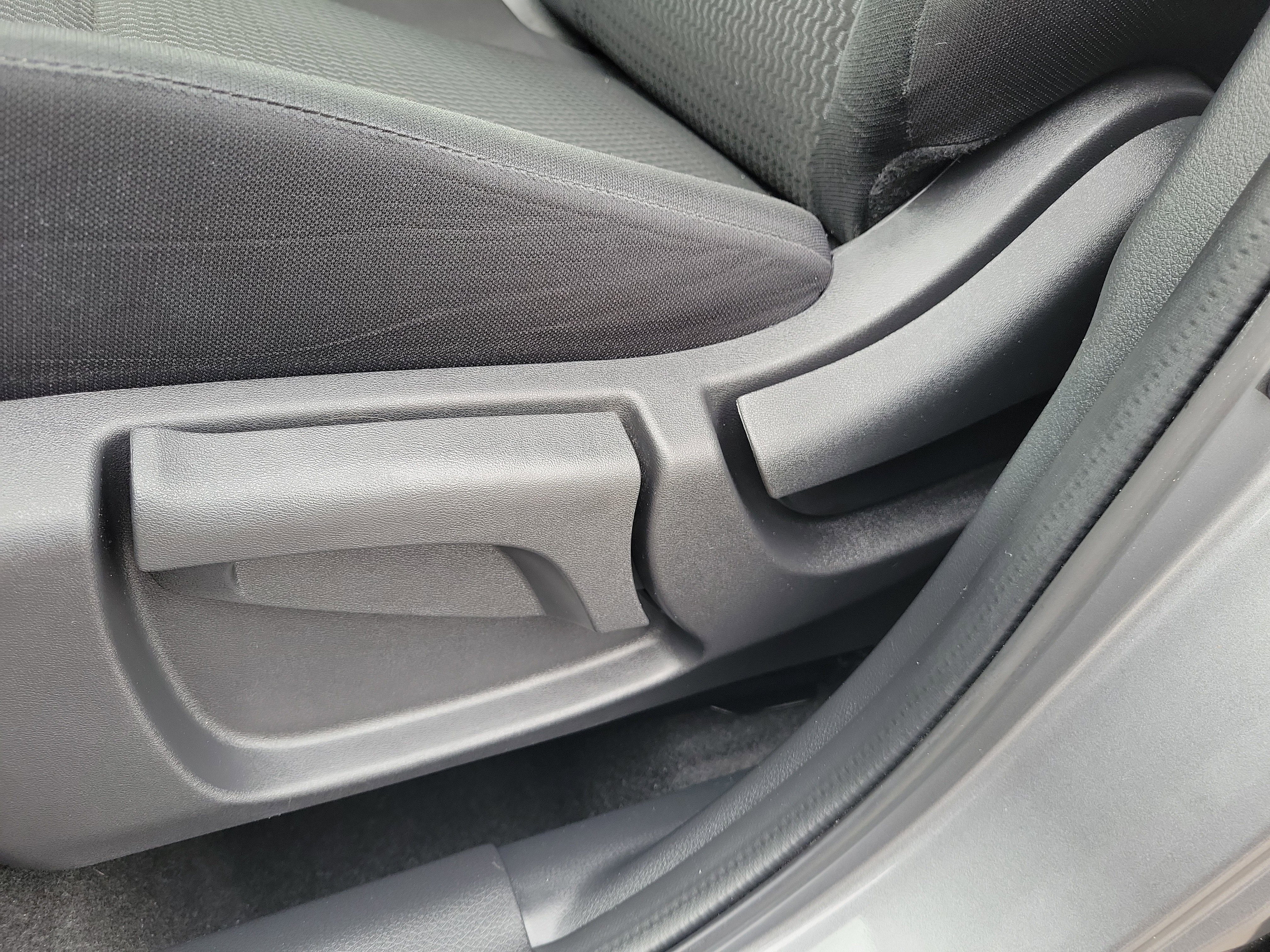 Used 2022 Nissan Rogue Sport S image 17