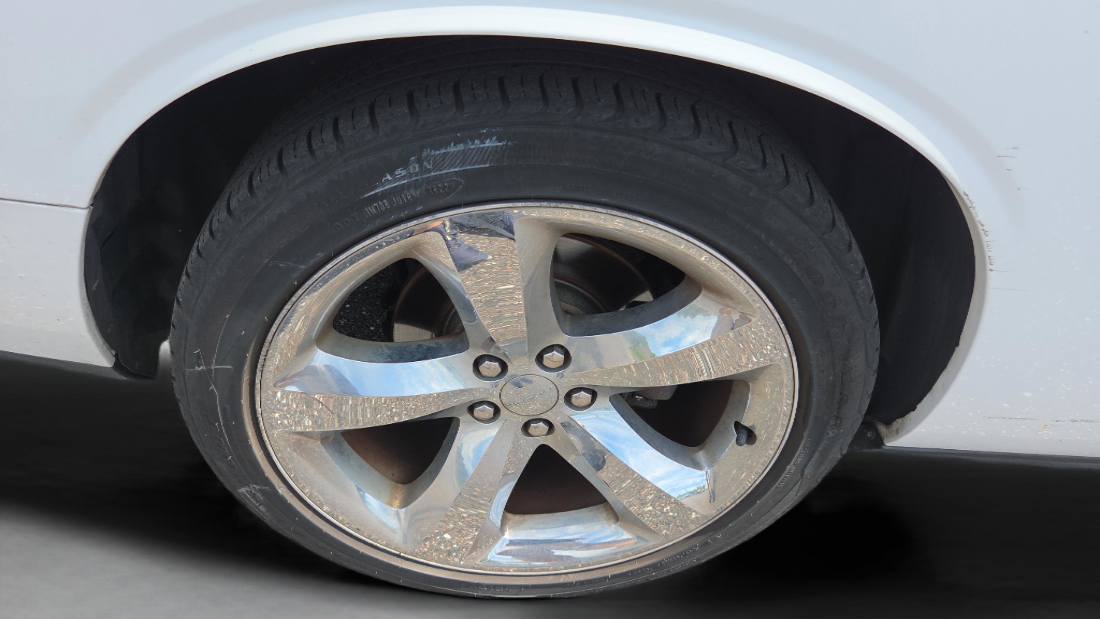 Used 2013 Dodge Challenger R/T image 15