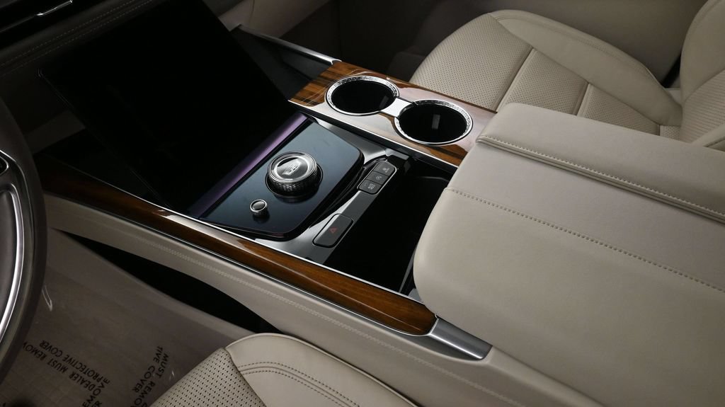 Certified 2025 Cadillac Escalade Sport Platinum w/ LPO, ONYX Package AWD/4WD image 23