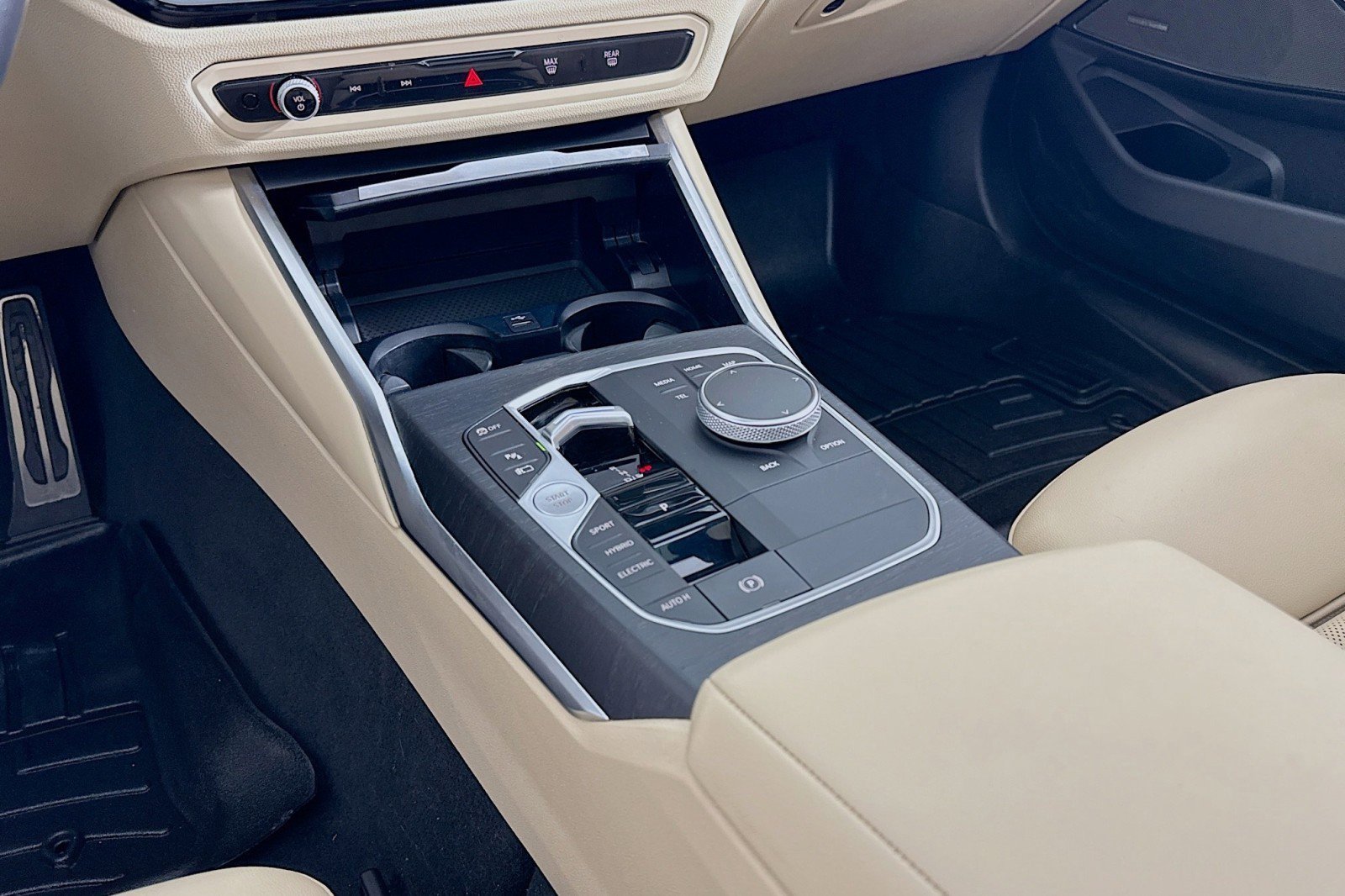 Used 2023 BMW 330e w/ M Sport Package image 6
