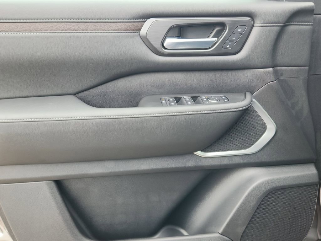 New 2026 Nissan Armada Platinum image 7