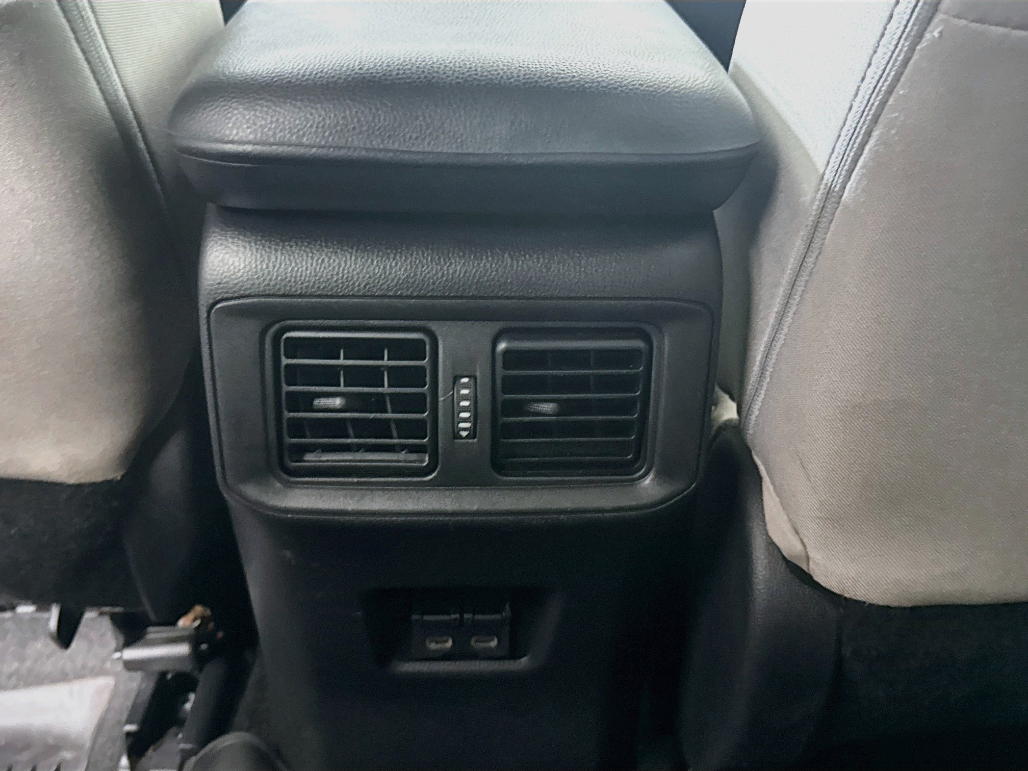 Used 2022 Toyota RAV4 XLE FWD image 22
