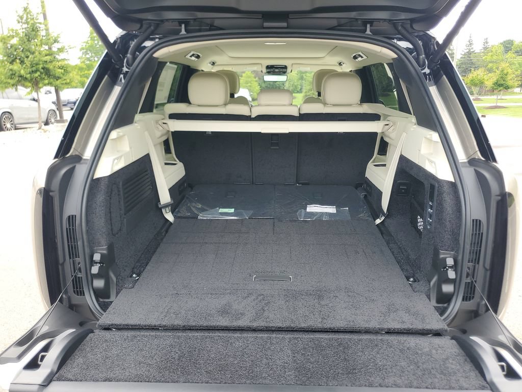 New 2026 Land Rover Range Rover Long Wheelbase SE AWD/4WD image 29