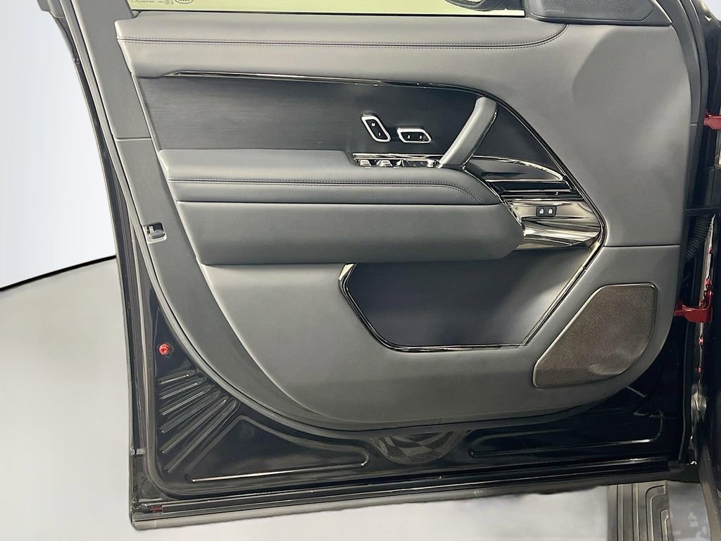 Used 2023 Land Rover Range Rover SV image 18