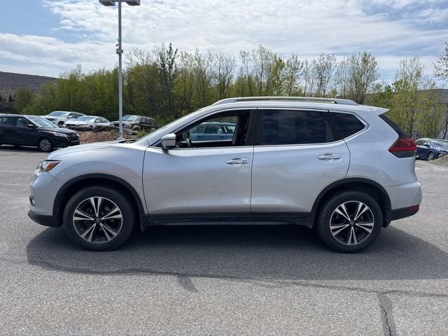 Used 2020 Nissan Rogue SV w/ Sun & Sound Touring Package AWD/4WD image 8