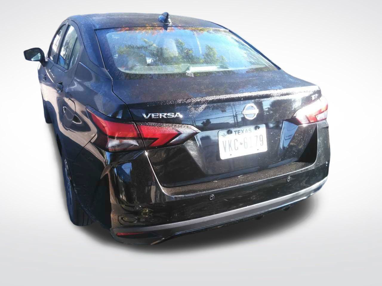 Used 2024 Nissan Versa SV FWD image 3