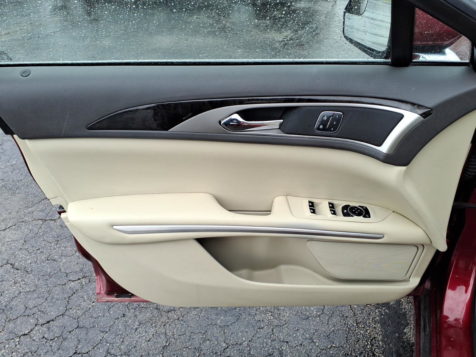 Used 2013 Lincoln MKZ FWD image 14