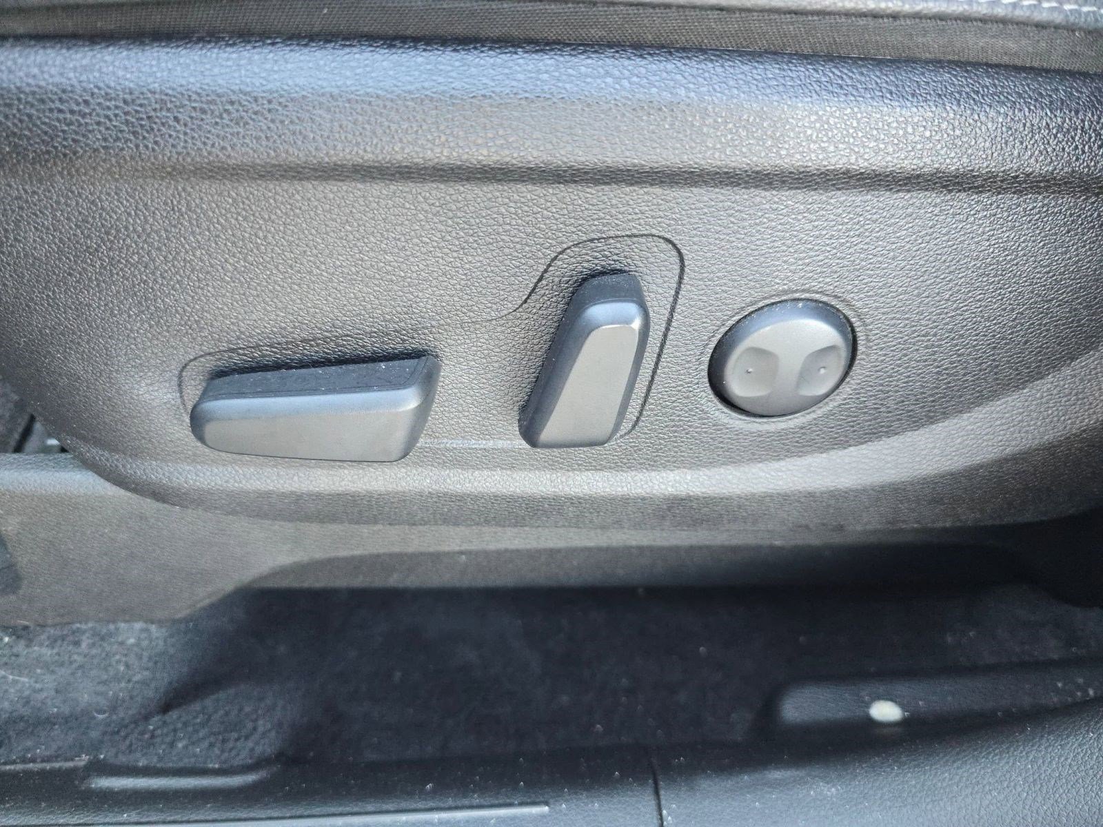 Used 2022 Kia Telluride EX w/ EX Premium Package image 11