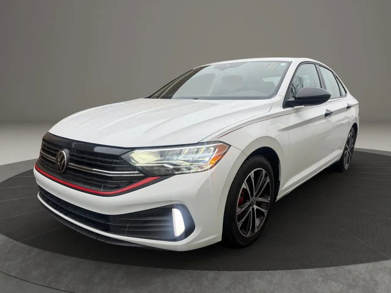 Used 2024 Volkswagen Jetta Sport image 1