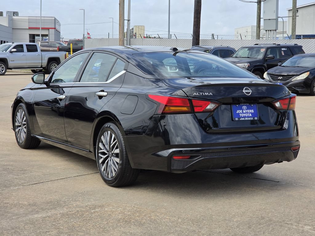 Used 2024 Nissan Altima 2.5 SV FWD image 7