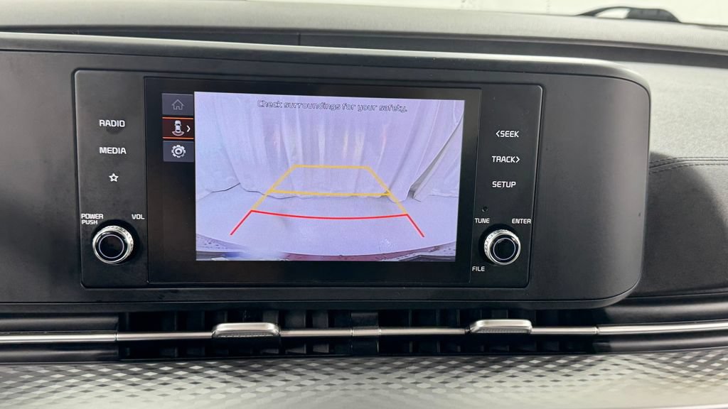 Used 2024 Kia Carnival LX FWD image 26