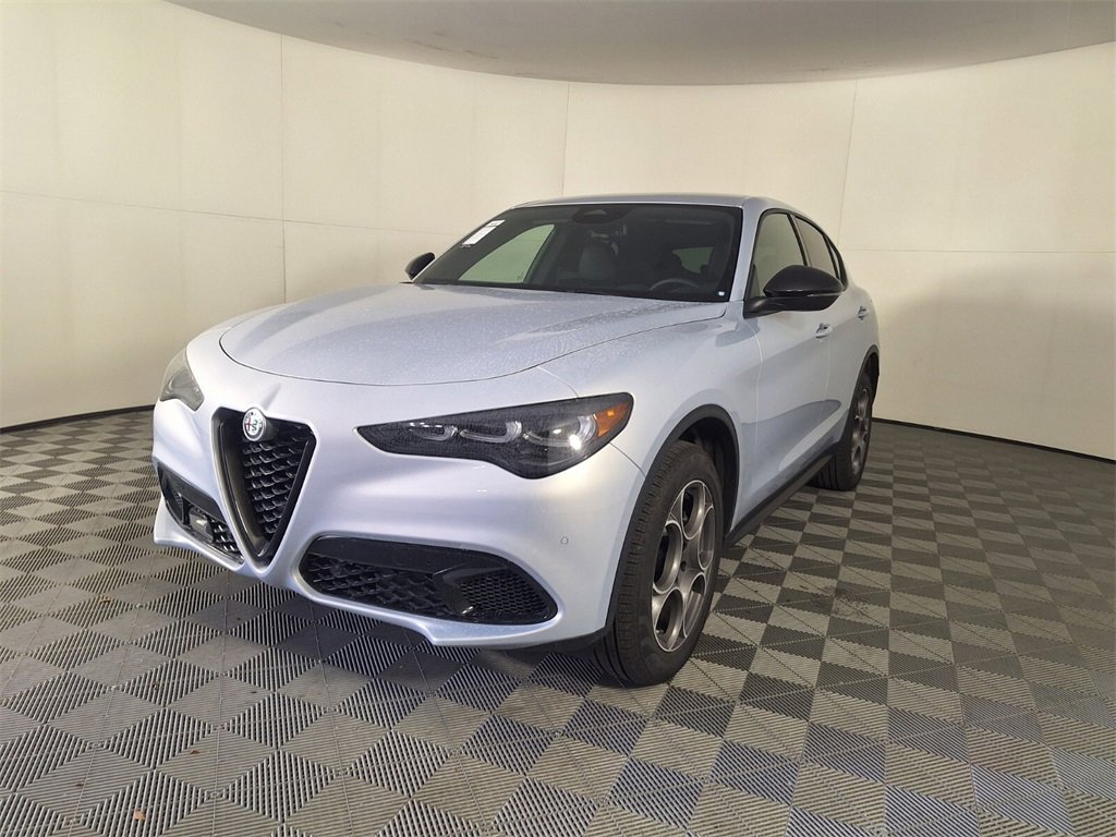 New 2025 Alfa Romeo Stelvio Sprint w/ Convenience Package image 5