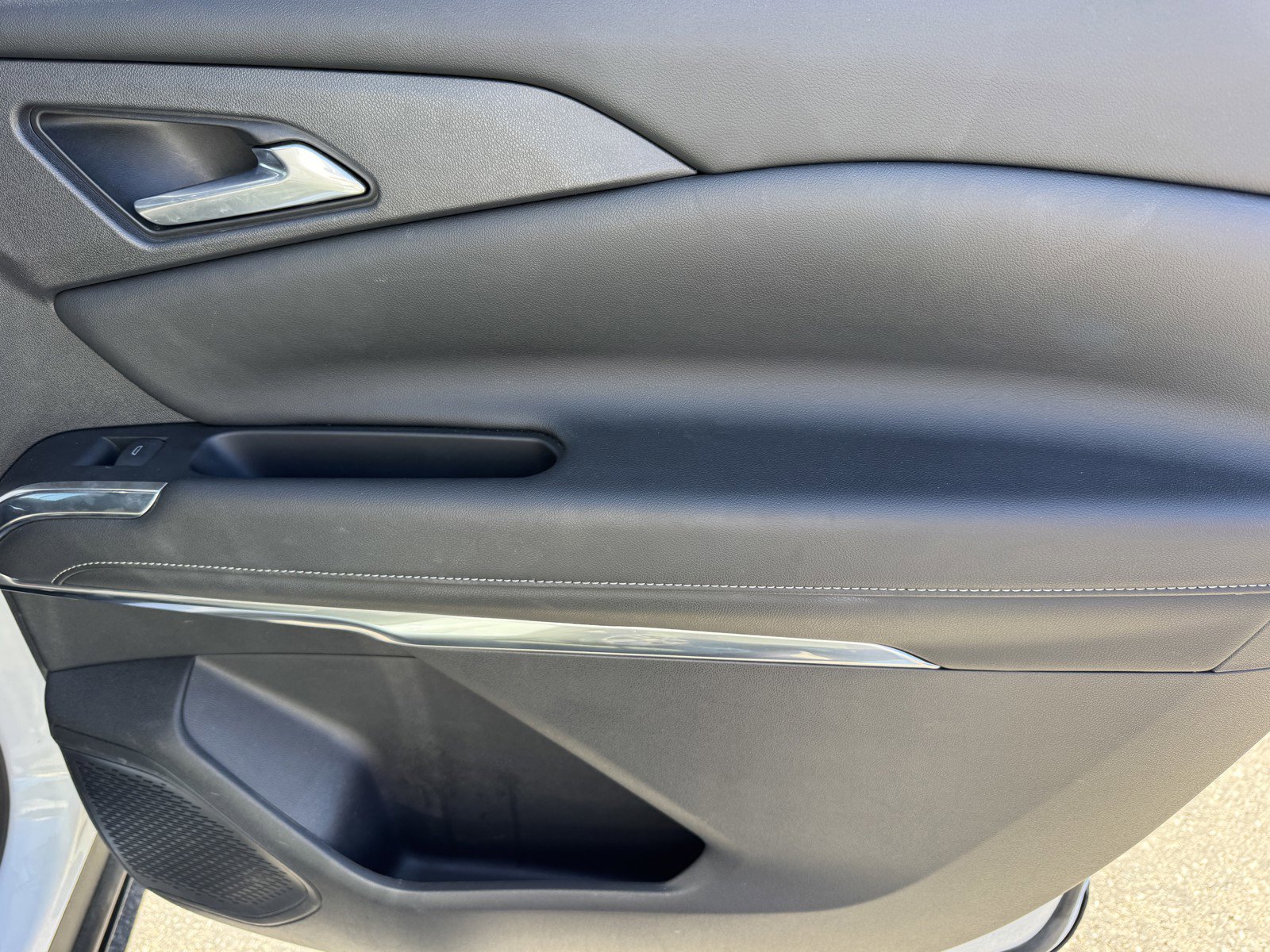 Used 2024 Chevrolet Traverse LT image 11