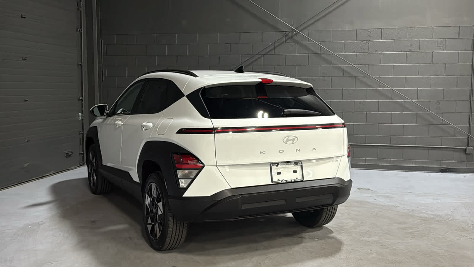 Used 2024 Hyundai Kona SEL AWD/4WD image 6