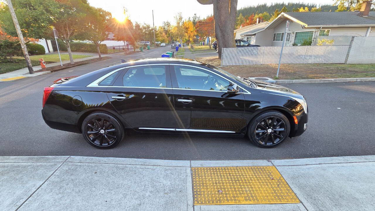 Used 2013 Cadillac XTS Luxury w/ Driver Awareness Package image 4