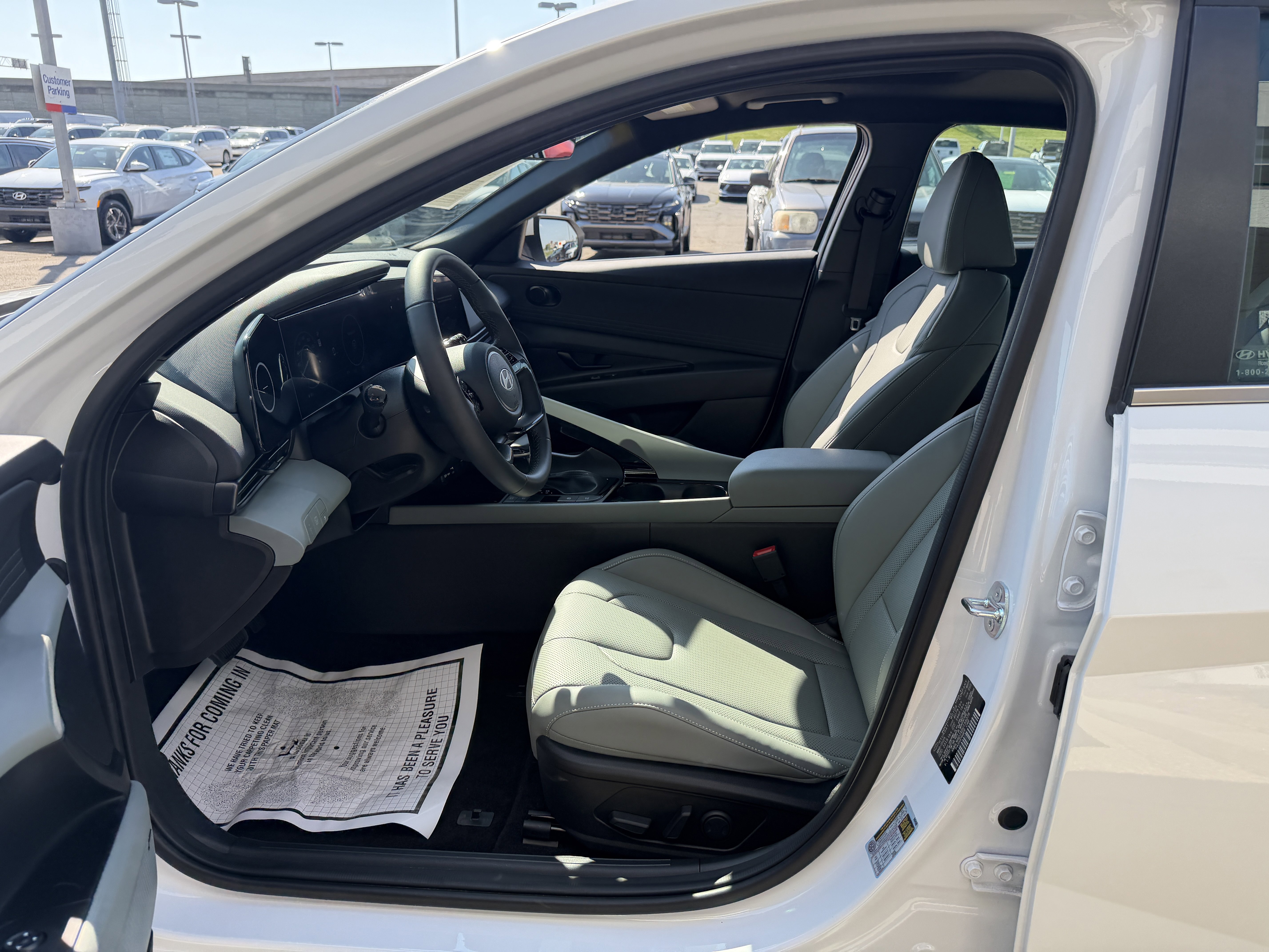 Certified 2025 Hyundai Elantra Limited image 24