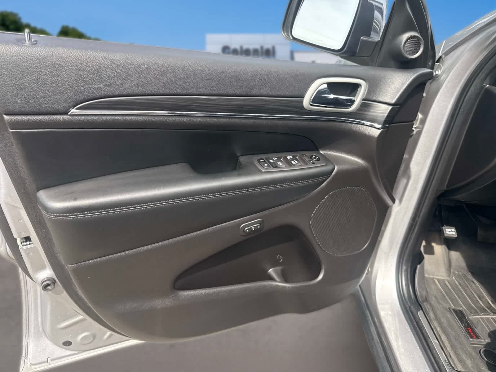 Used 2021 Jeep Grand Cherokee Limited AWD/4WD image 19
