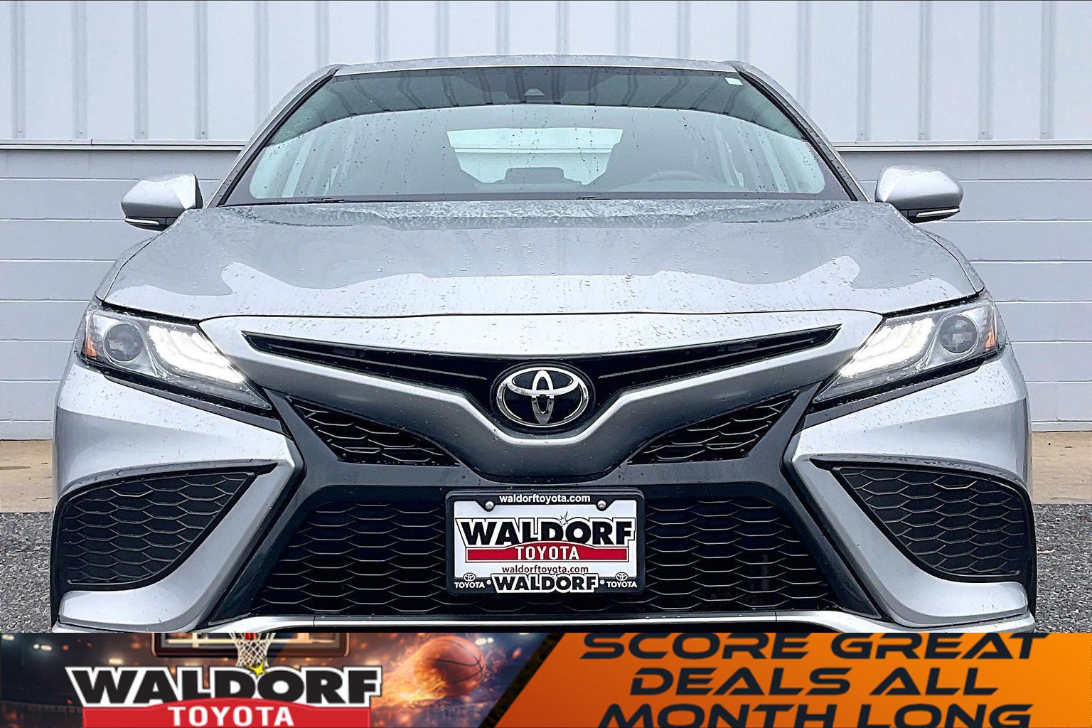 Used 2021 Toyota Camry XSE image 3
