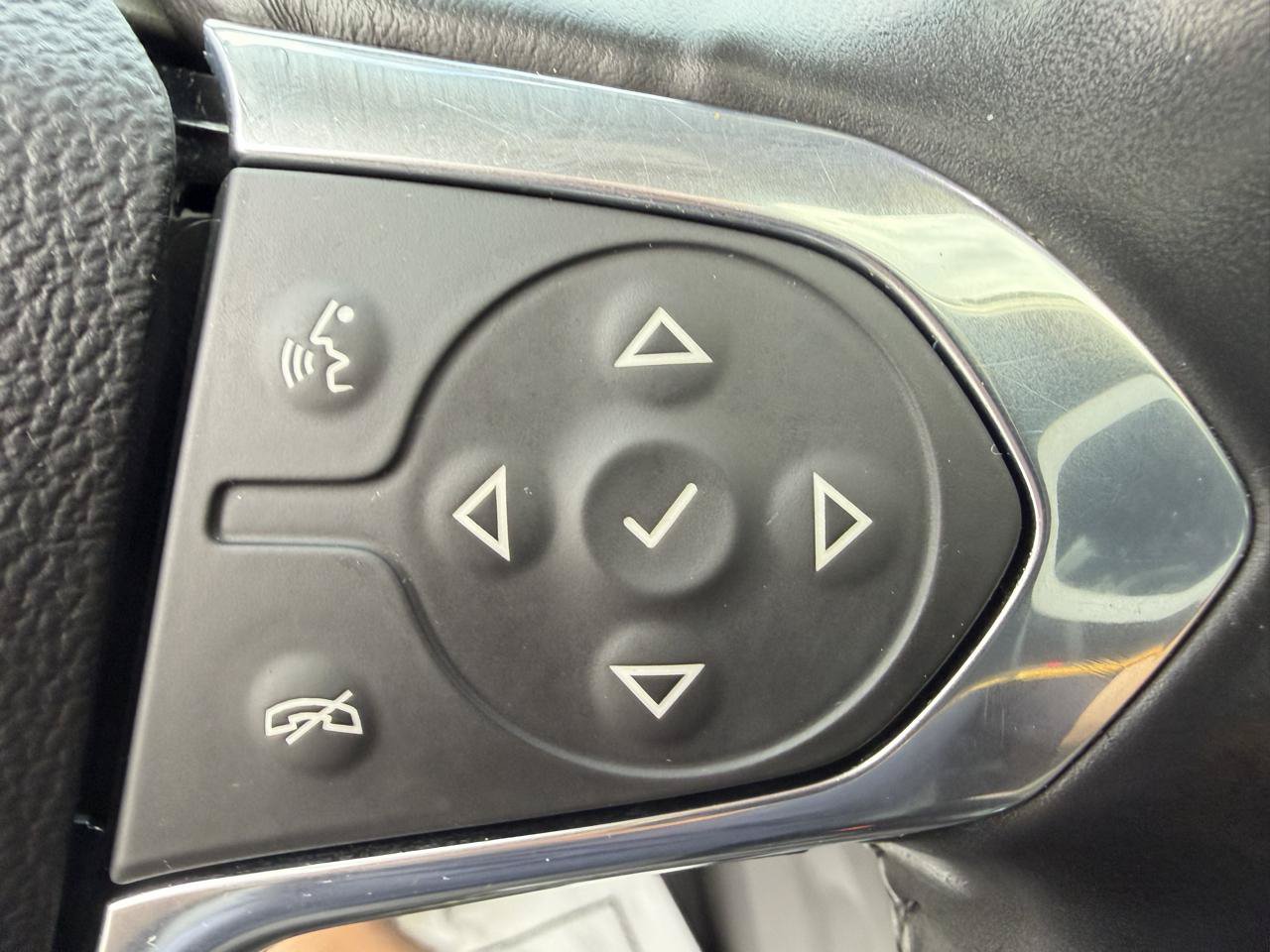 Used 2020 Chevrolet Traverse RS AWD/4WD image 24