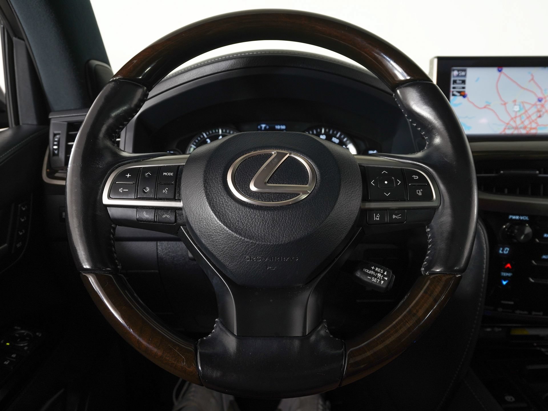 Used 2021 Lexus LX 570 4WD w/ Sport Package image 19