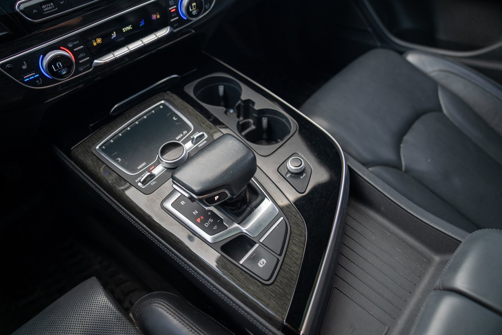 Used 2018 Audi Q7 3.0T Prestige w/ Prestige Package AWD/4WD image 19