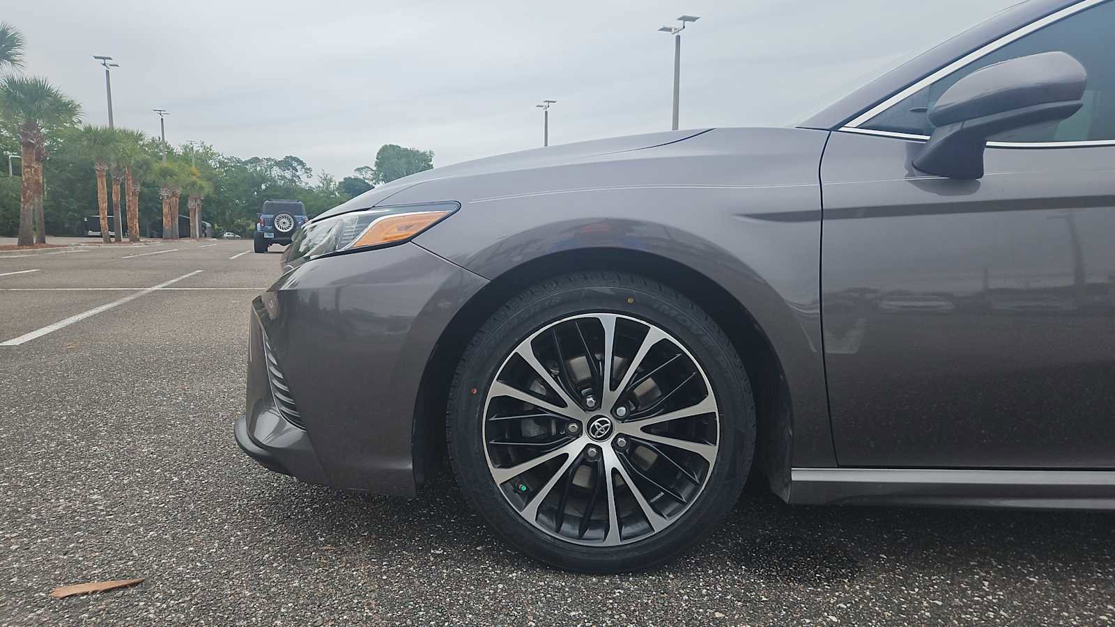 Used 2020 Toyota Camry SE FWD image 18