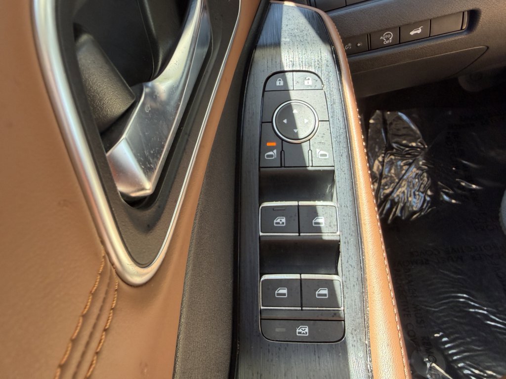 Used 2025 Nissan Rogue Platinum w/ Platinum Premium Package AWD/4WD image 25