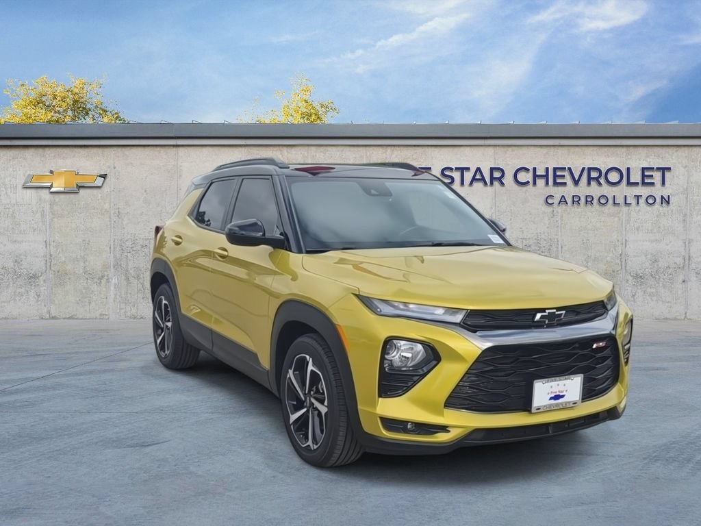 Used 2023 Chevrolet TrailBlazer RS w/ Sun and Liftgate Package FWD image 2