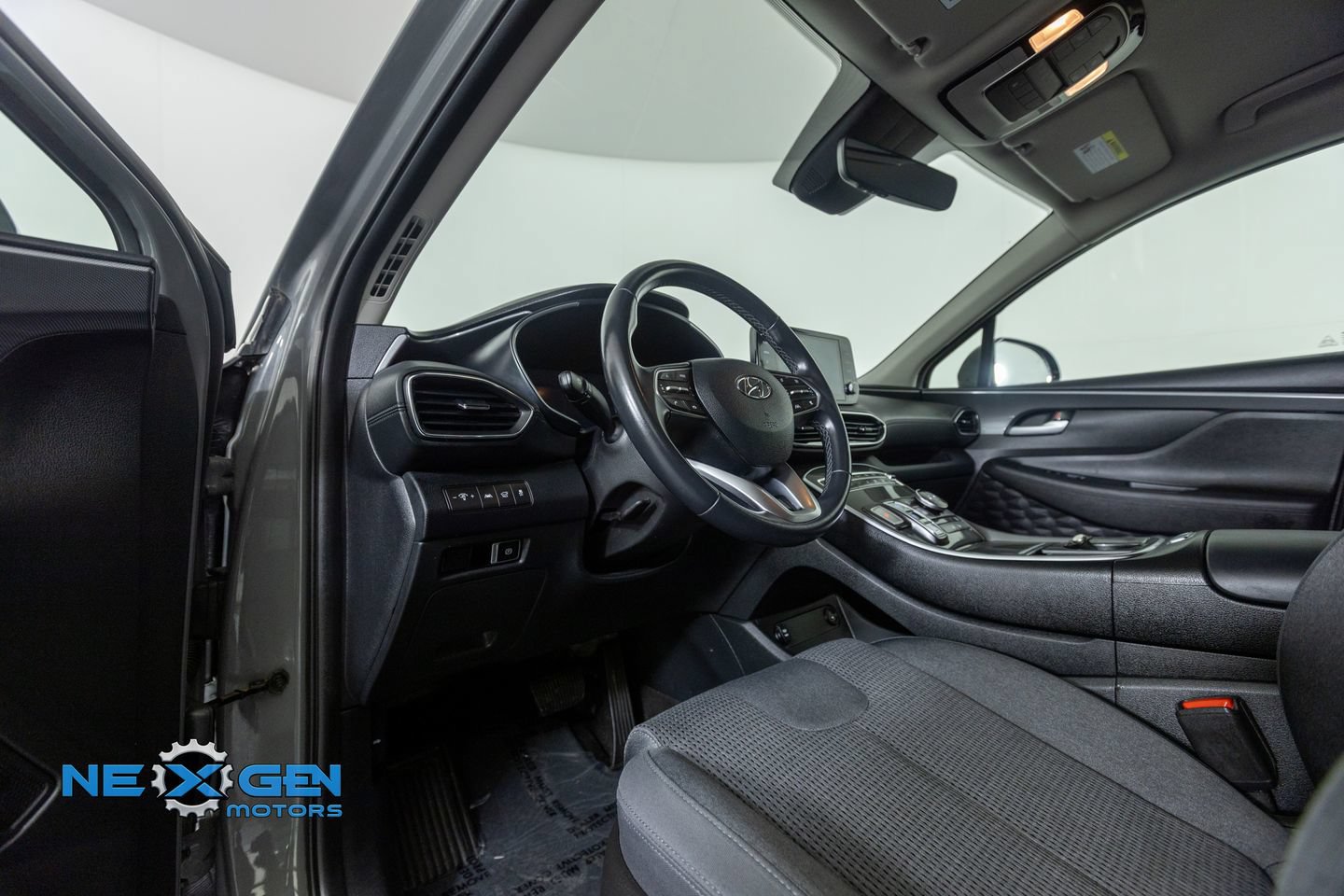 Used 2022 Hyundai Santa Fe SEL w/ Convenience Package FWD image 10