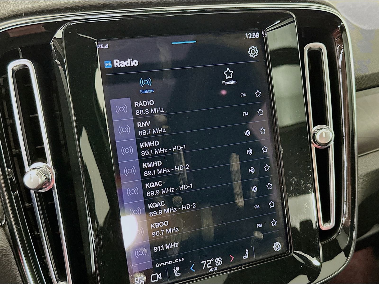 Used 2023 Volvo XC40 Recharge Ultimate w/ Protection Package Premier image 14