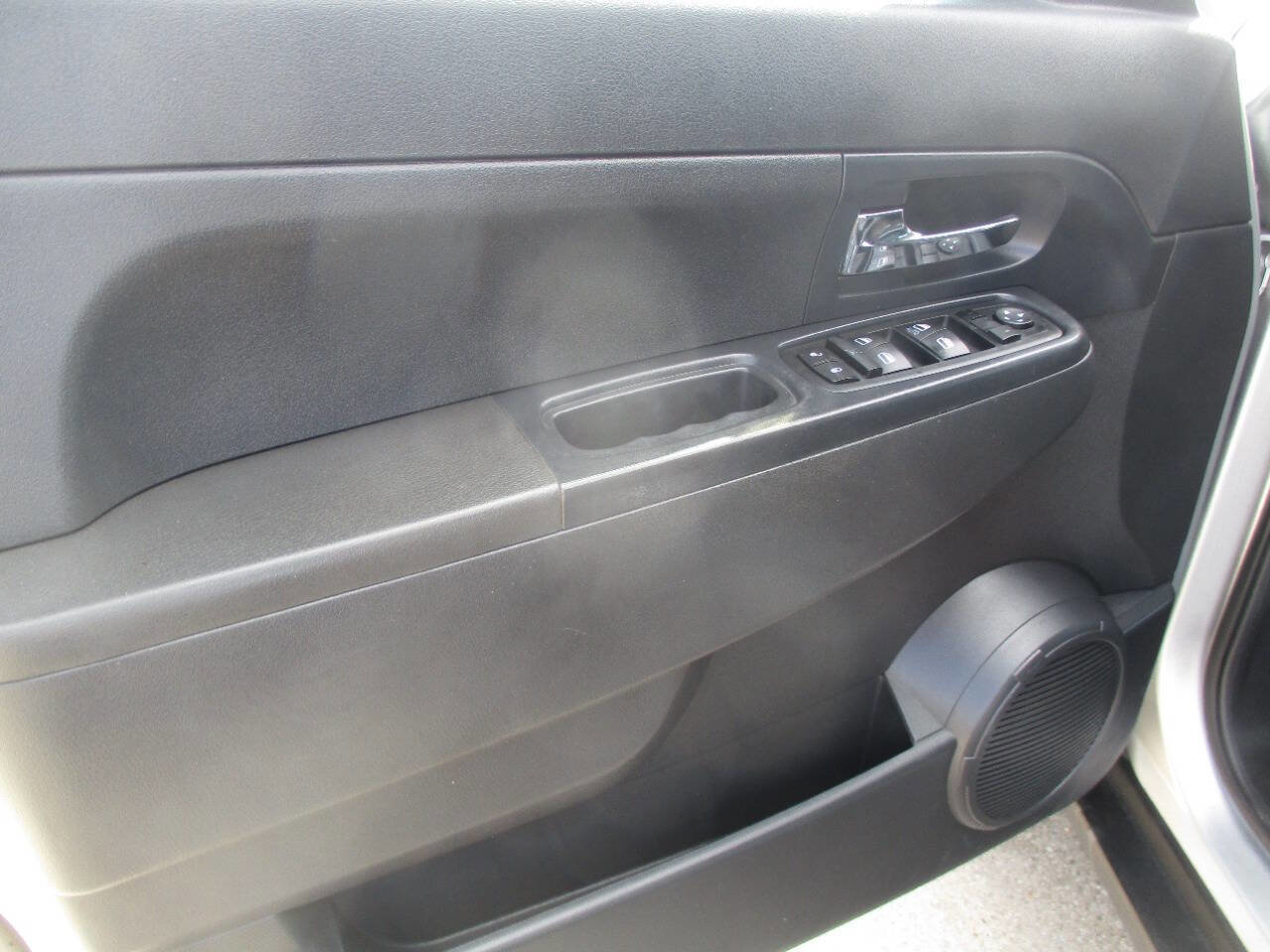 Used 2011 Jeep Liberty Sport AWD/4WD image 16