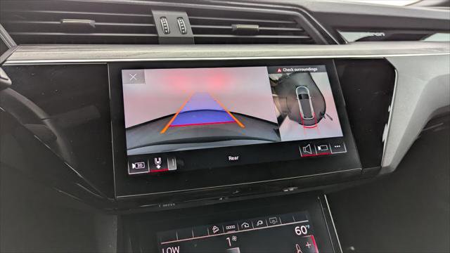 Used 2022 Audi e-tron Premium Plus w/ Premium Plus Package image 26