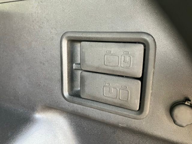 Used 2024 Chevrolet Equinox LT FWD image 33
