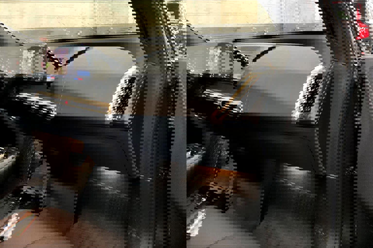 Used 2023 BMW iX xDrive50 image 18