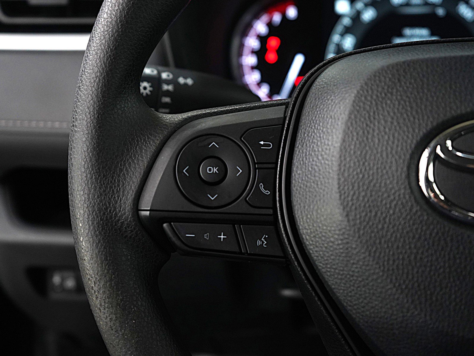 Used 2023 Toyota RAV4 LE image 16