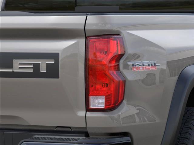 New 2026 Chevrolet Colorado Trail Boss w/ Off-Road Front Bumper Package AWD/4WD image 11
