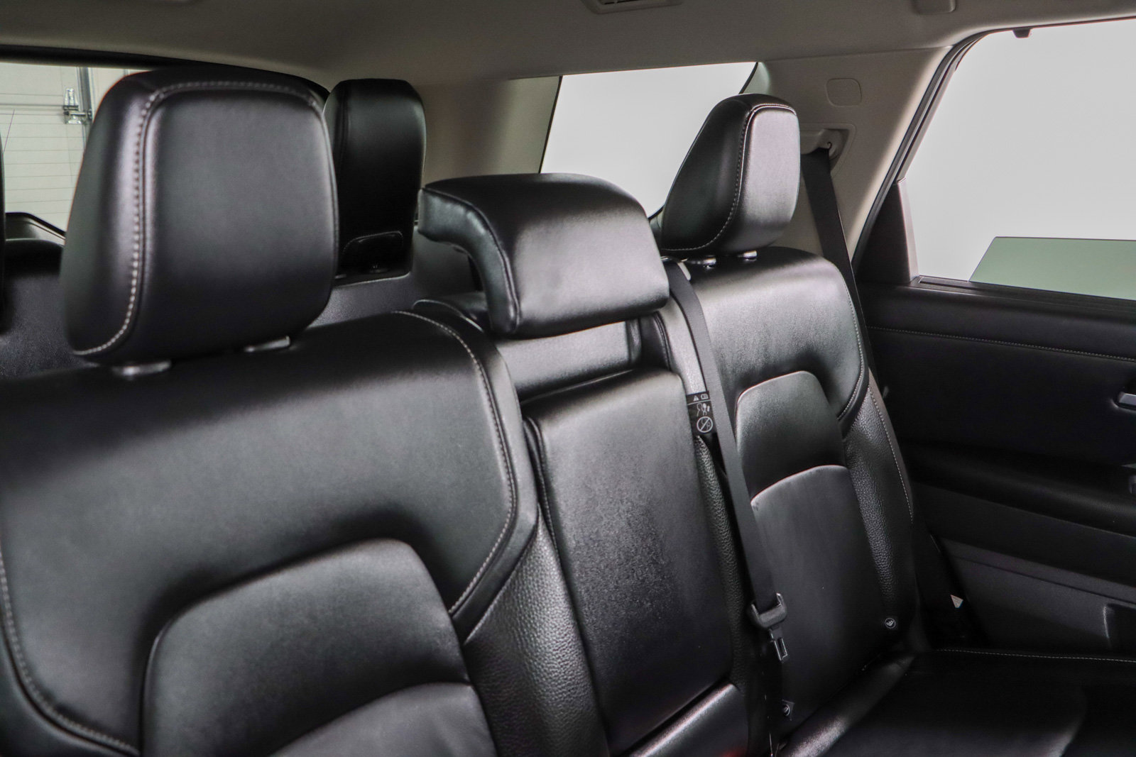 Used 2023 Nissan Pathfinder SL w/ Lighting Package (N92) image 28