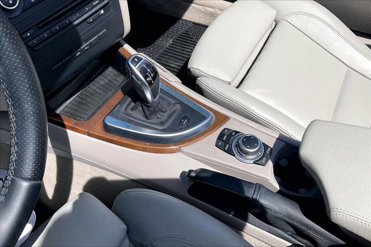 Used 2012 BMW 135i Convertible RWD image 14