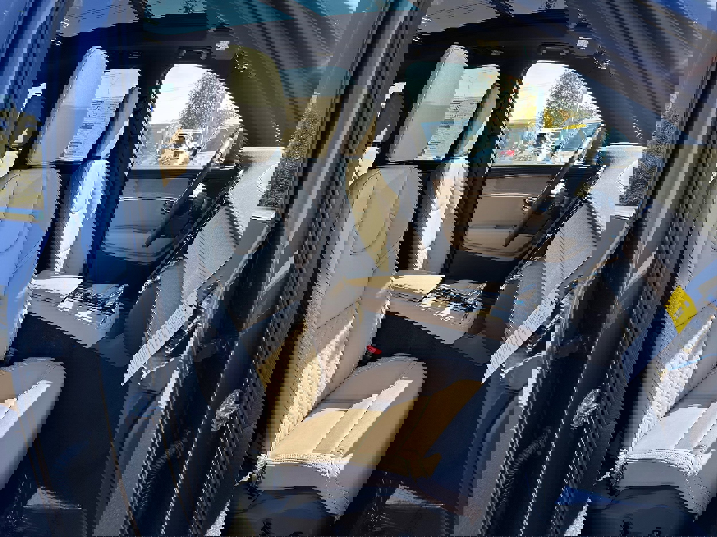 New 2026 Volvo XC90 B6 Plus w/ Protection Package Premier image 9