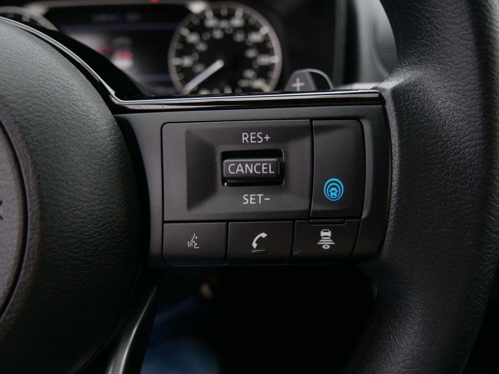 Used 2023 Nissan Rogue SV image 27