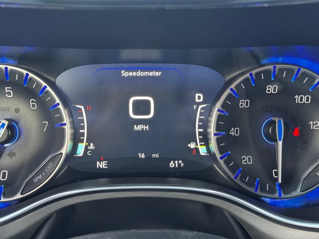 New 2026 Chrysler Pacifica Pinnacle w/ Trailer Tow Group AWD/4WD image 31