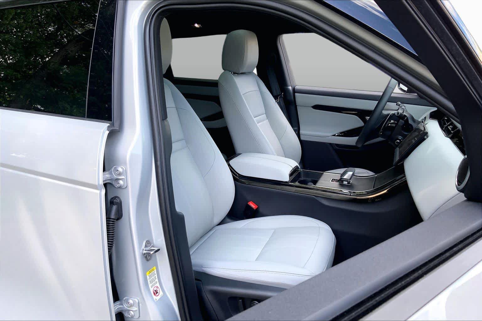 Used 2026 Land Rover Range Rover Evoque S AWD/4WD image 8