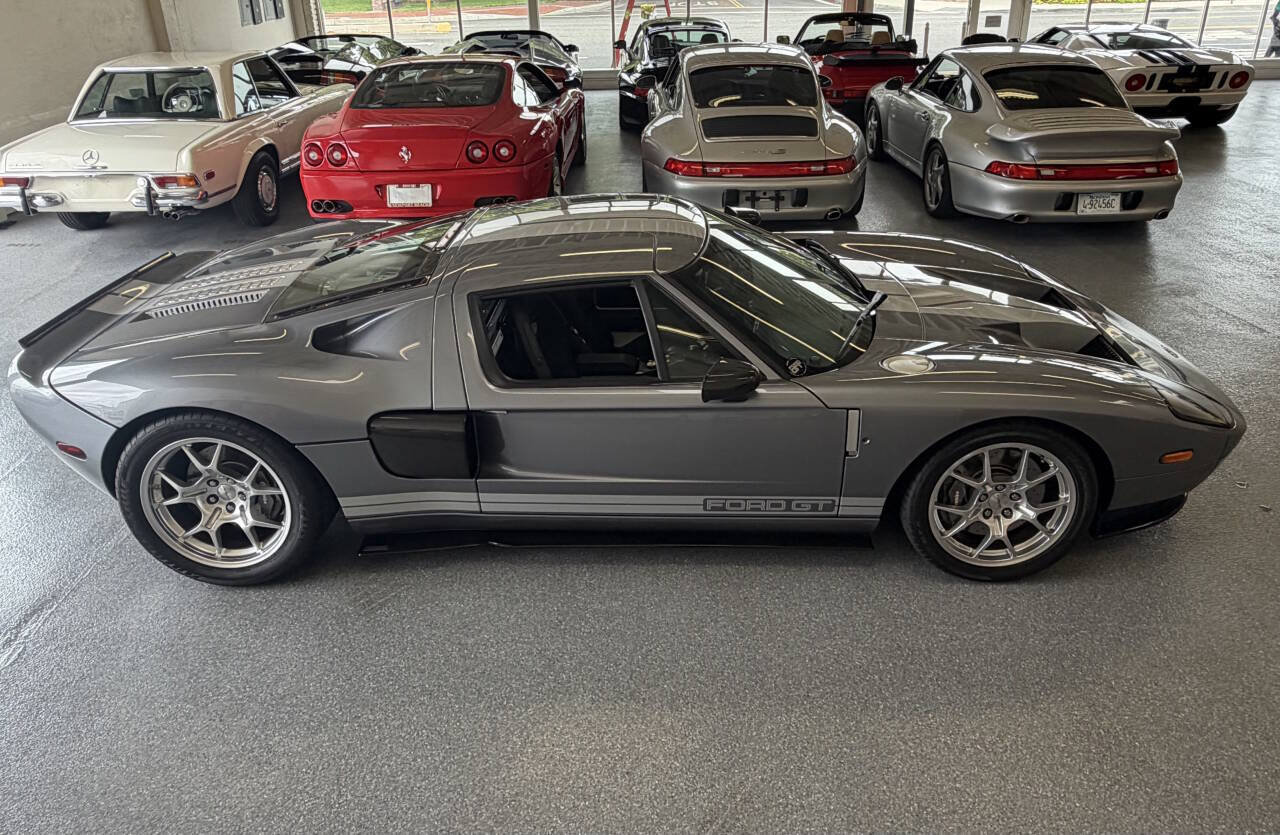 Used 2006 Ford GT RWD image 17