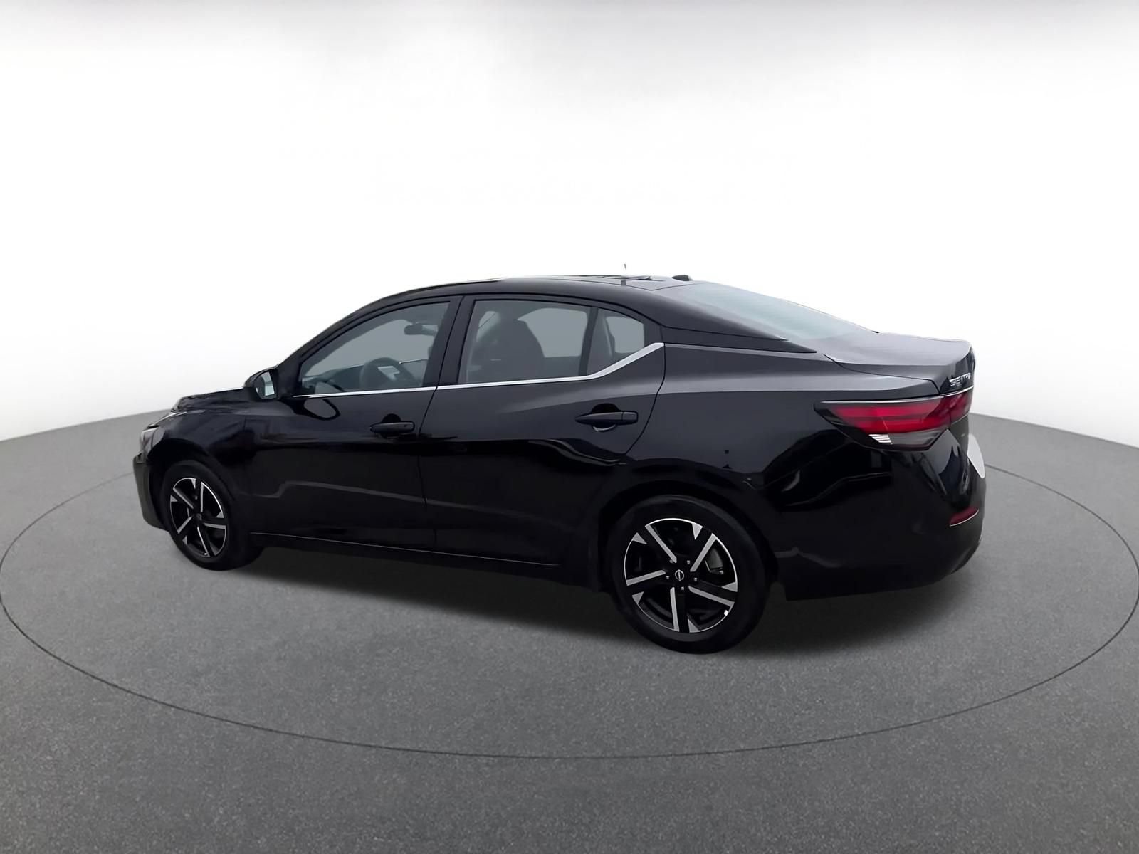 Used 2025 Nissan Sentra SV FWD image 10