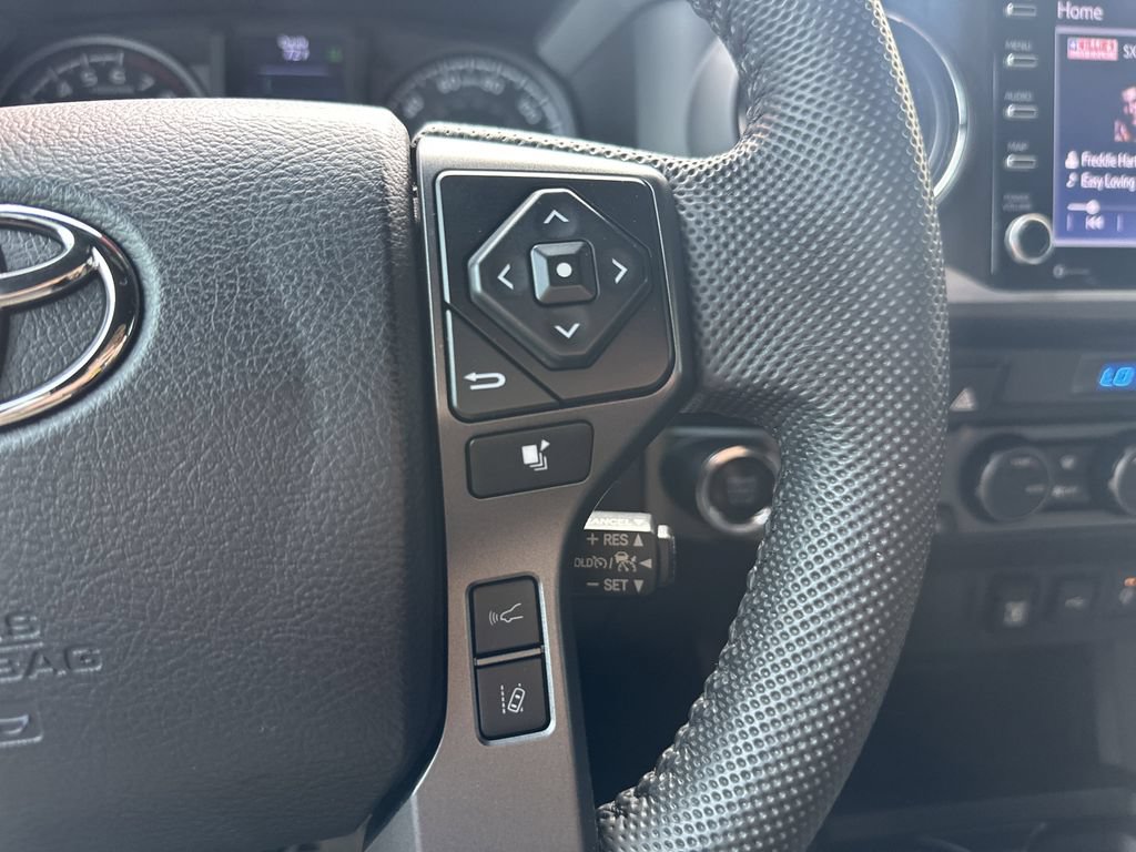 Used 2022 Toyota Tacoma TRD Off-Road AWD/4WD image 26