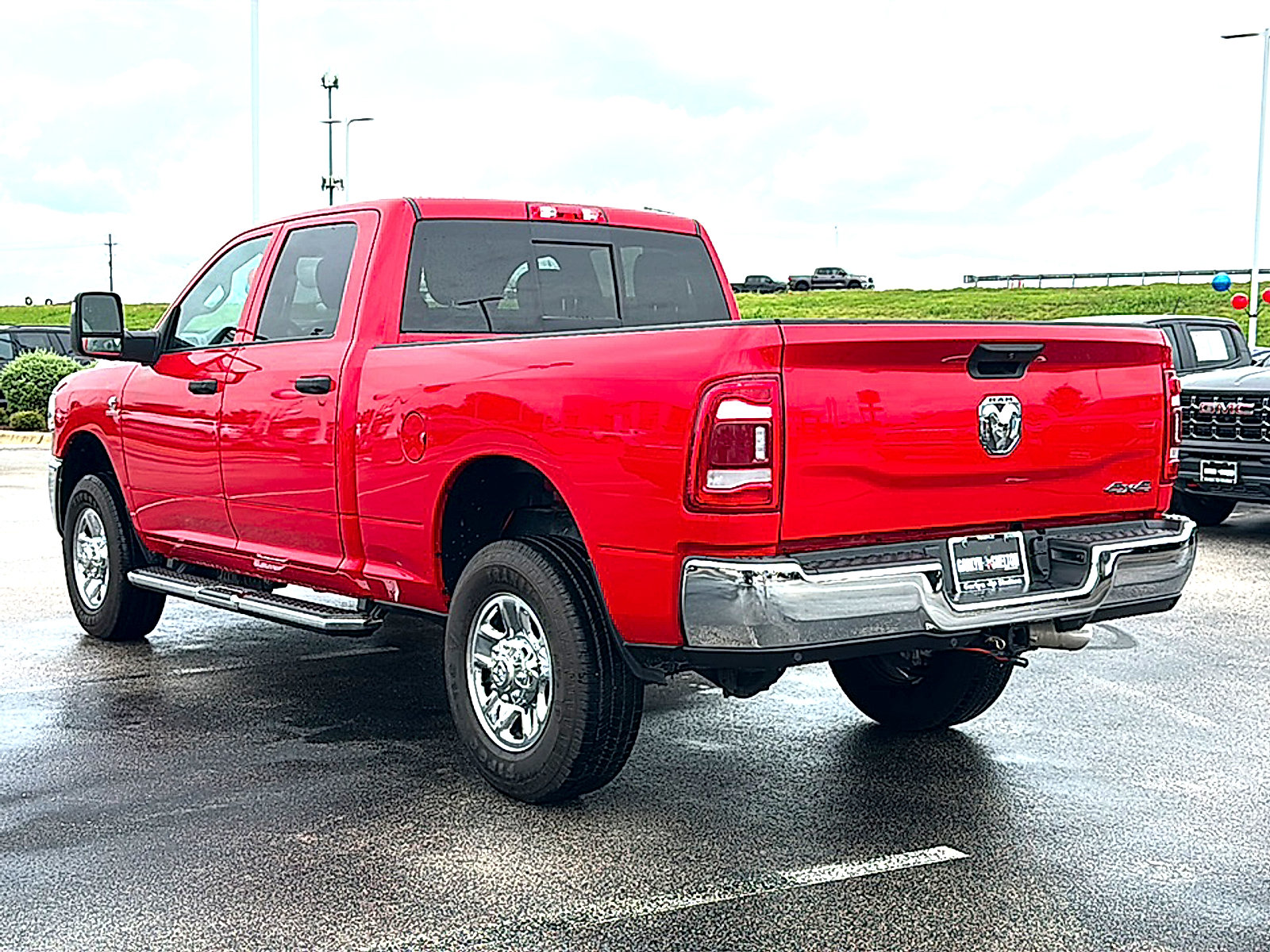 Used 2024 RAM 2500 Tradesman w/ Chrome Appearance Group AWD/4WD image 6