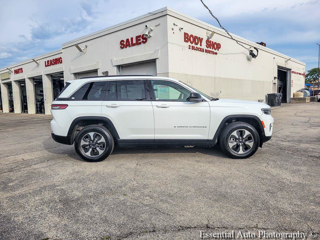 Used 2024 Jeep Grand Cherokee Limited 4xe AWD/4WD image 15