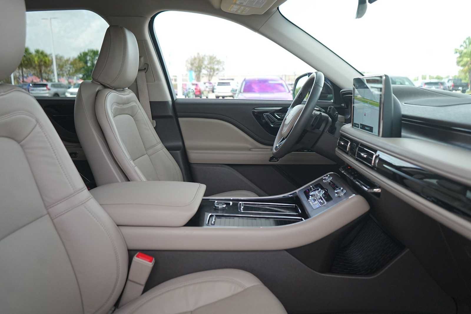 Used 2024 Lincoln Aviator Reserve w/ Equipment Group 201A RWD image 15
